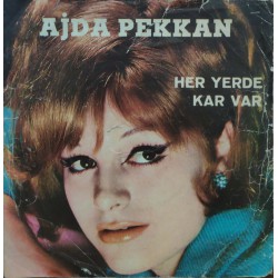 Ajda Pekkan: Her Yerde Kar Var & Onyedi Yaşında / Kapak